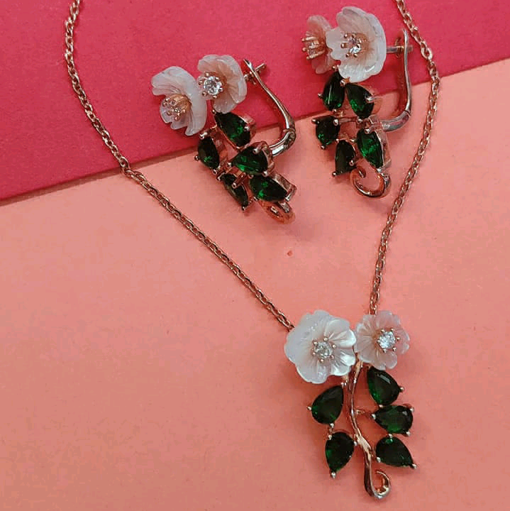 Rose Gold MOP Flower With Green Pendant Set